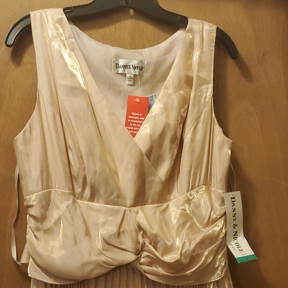 Danny & Nicole Gold Dress Size 16 - Picture 2 of 4